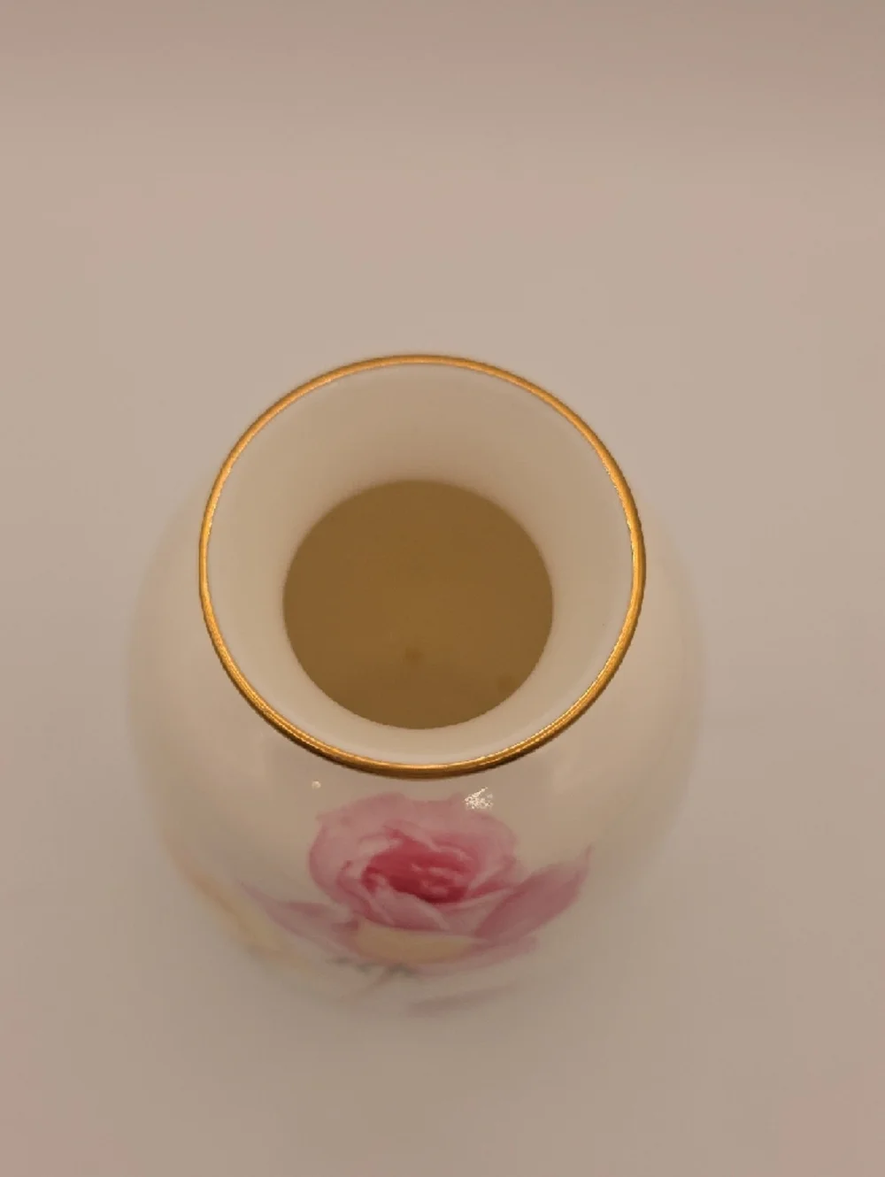 Noritake Bone China Nippon Toki Kaisha 6 1/2” Vase With Gold Rim Signed